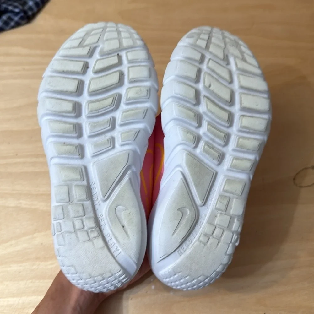 Nike Pink and Yellow Sneakers Slip-On flex runner 2